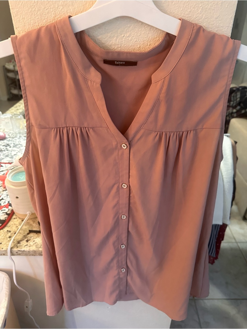 GAHARU Sleeveless Button-Front Blouse in Dusty Mauve